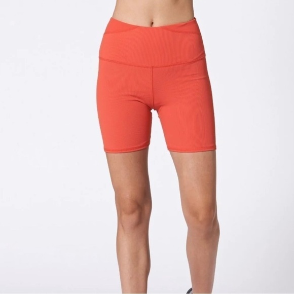NUX Night Rider High Rise Ribbed Bike Short - Picture 2 of 9